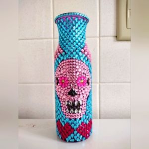 Skull vase